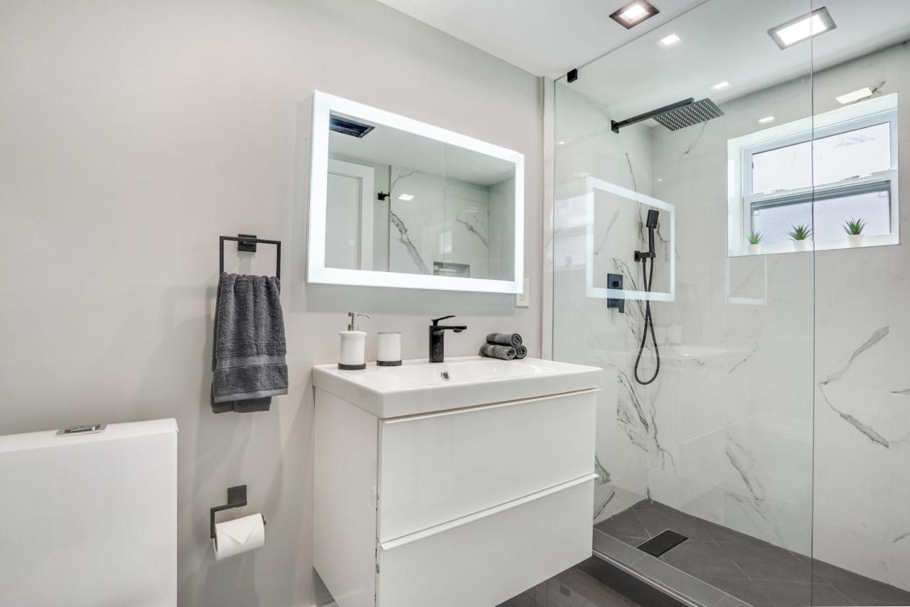 Luxury Chill Close To: South Beach/airport/wynwood/design District/4 Free Gated Parking Casa de férias Miami