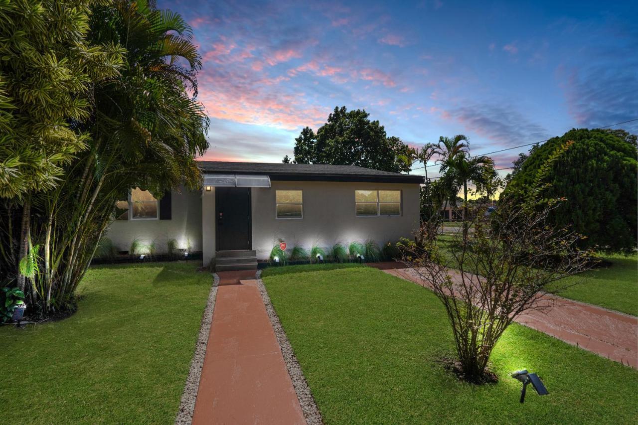 Luxury Chill Close To: South Beach/airport/wynwood/design District/4 Free Gated Parking Casa de férias *